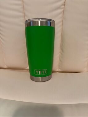 Yeti Rambler 20oz Tumbler - no sipping toggle